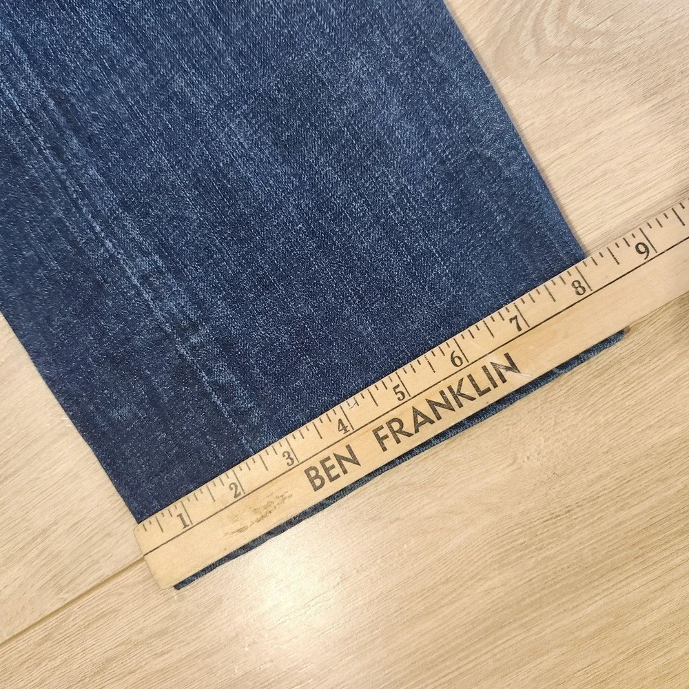 Levis 501 Jeans Mens 34x32 Blue Med Wash Button Fly Straight Denim Casual
